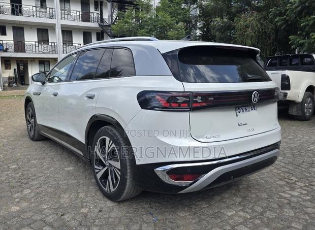 Volkswagen ID.6 2024 White