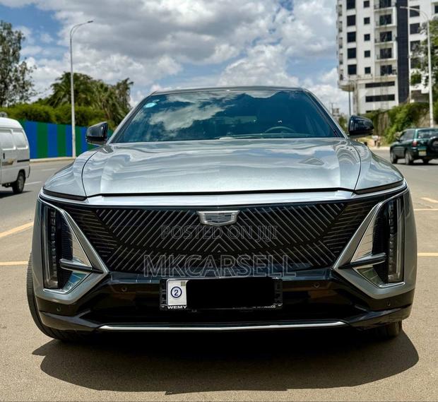 Cadillac Lyriq 100 kWh AWD 2023 Silver