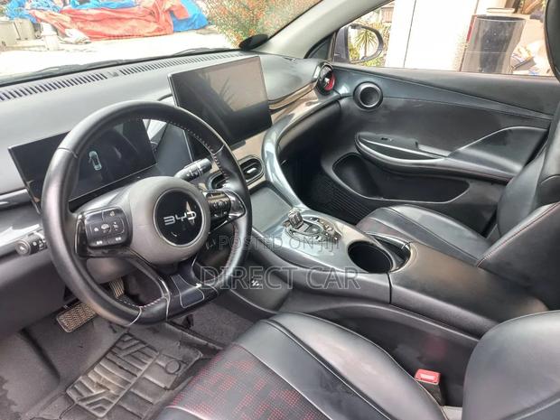 BYD E2 43 kWh 94 hp FWD 2024 Silver