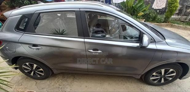BYD E2 43 kWh 94 hp FWD 2024 Silver