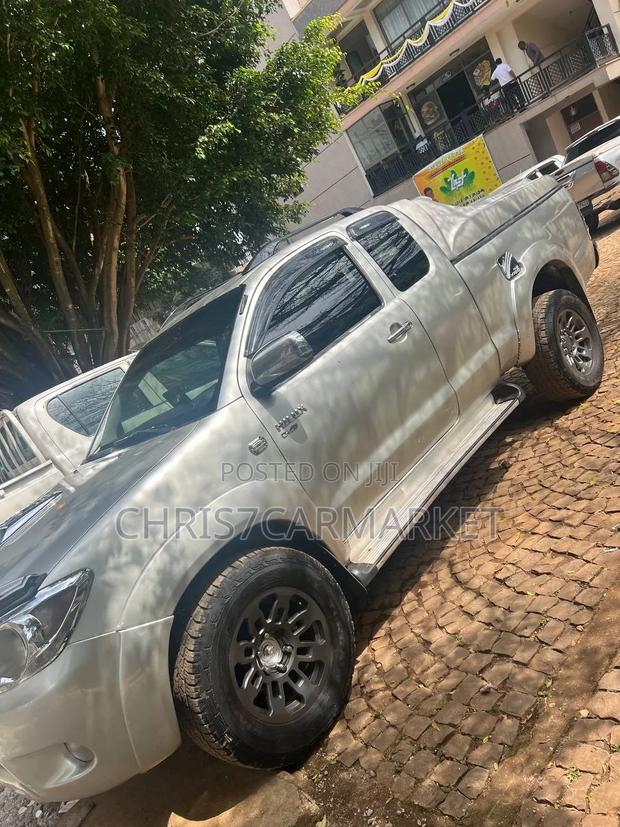 Toyota Hilux 2008 Gold
