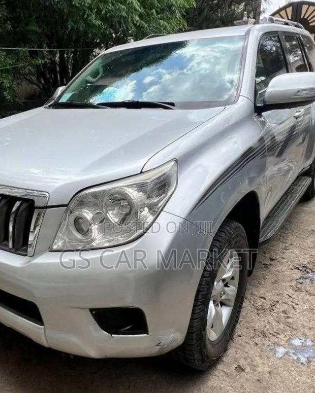 Toyota Land Cruiser Prado 2014 Silver