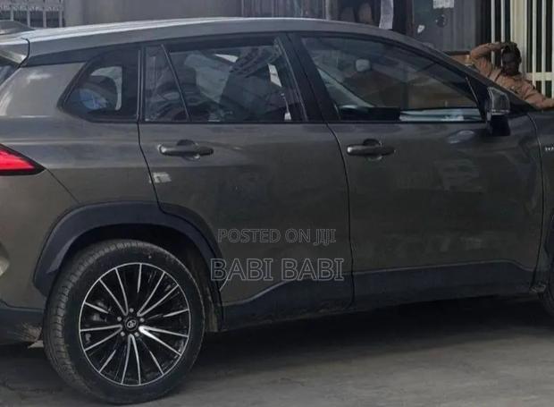 Toyota Corolla Cross Hybrid 2025 Gray
