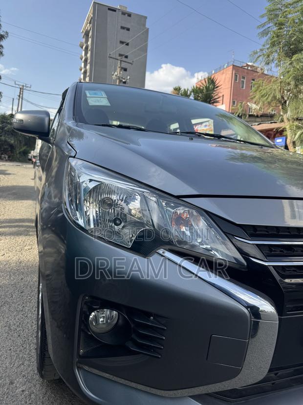 Mitsubishi Attrage 2021 Silver