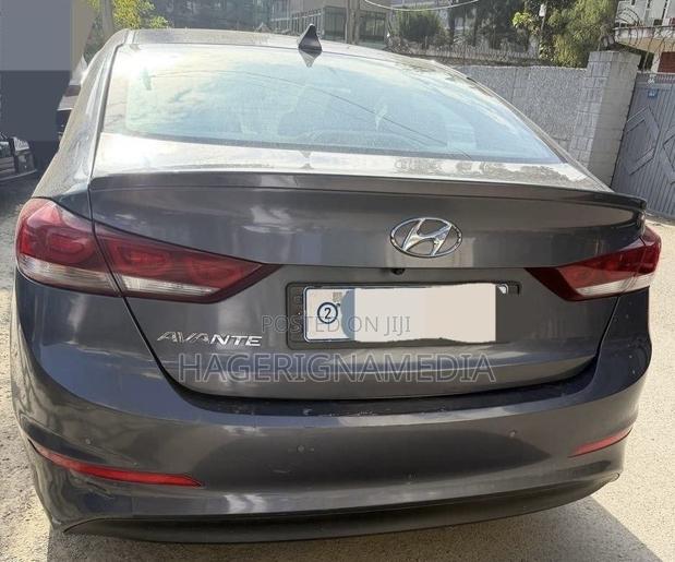 Hyundai Avante 2017 Blue