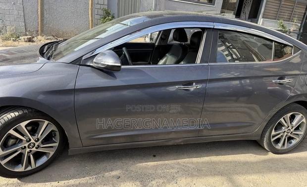 Hyundai Avante 2017 Blue
