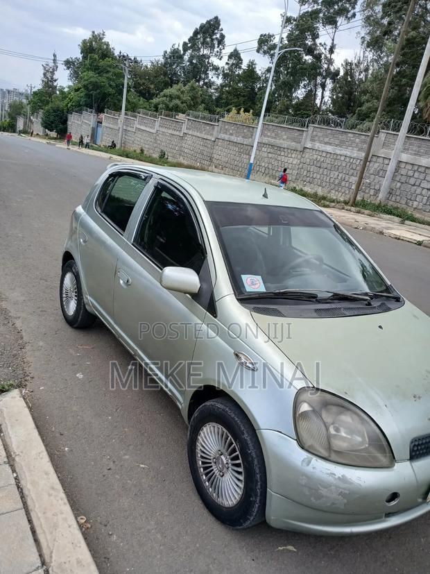 Toyota Vitz 2001