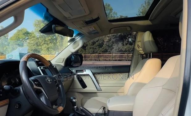 Toyota Land Cruiser 2018 White