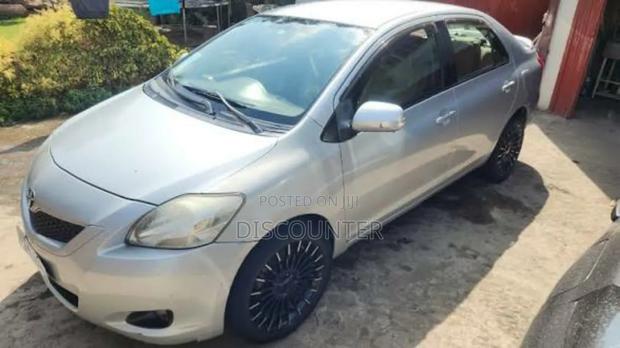 Toyota Belta 2010 Silver