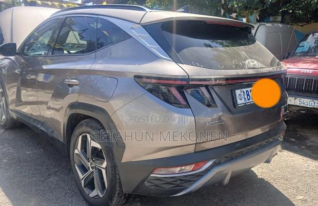Hyundai Tucson 2021 Gold