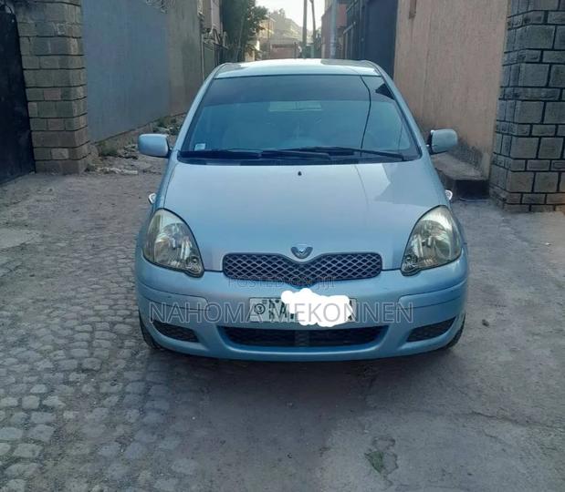 Toyota Vitz 2004 Blue