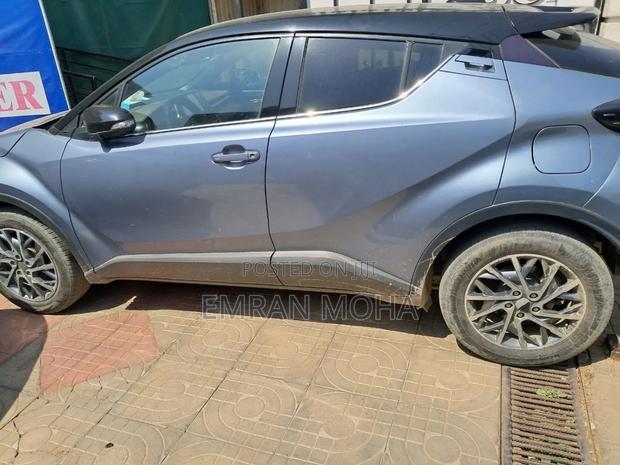 Toyota C-HR 2021 Blue