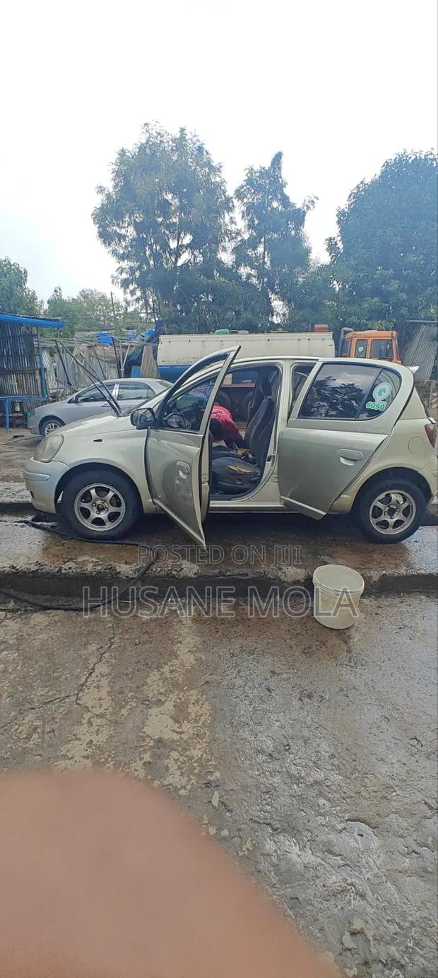 Toyota Vitz 2004 Brown