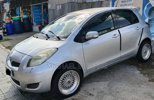 Toyota Yaris 2008 Gray