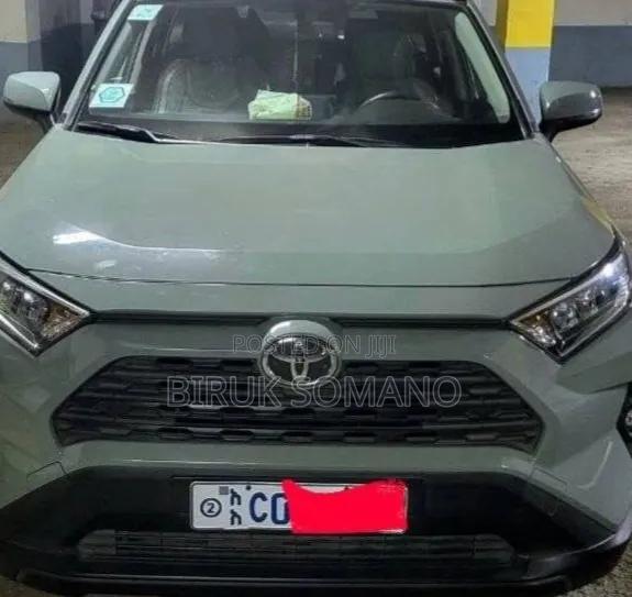 Toyota RAV4 2021