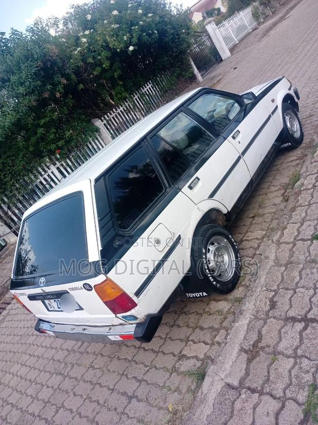 Toyota Corolla 1986 White