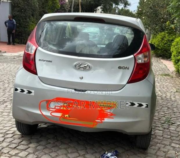 Hyundai Eon 2015 Silver