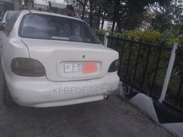 Hyundai Accent 1998 White
