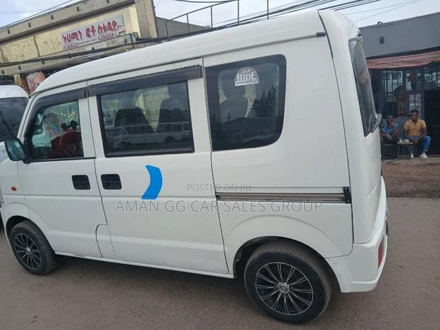Suzuki Every Wagon 2012 Ivory