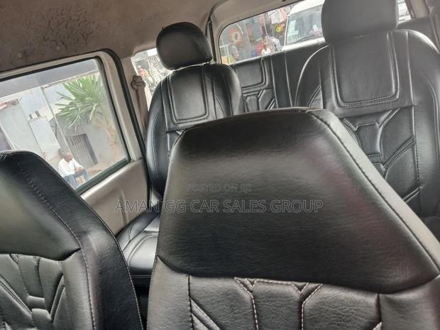 Suzuki Every Wagon 2012 Ivory