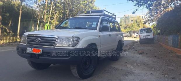 Toyota Land Cruiser 2007 White