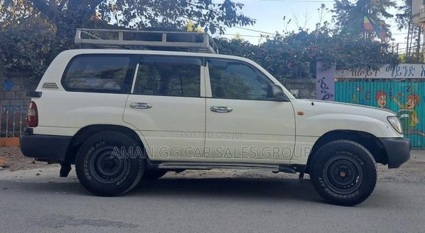 Toyota Land Cruiser 2007 White