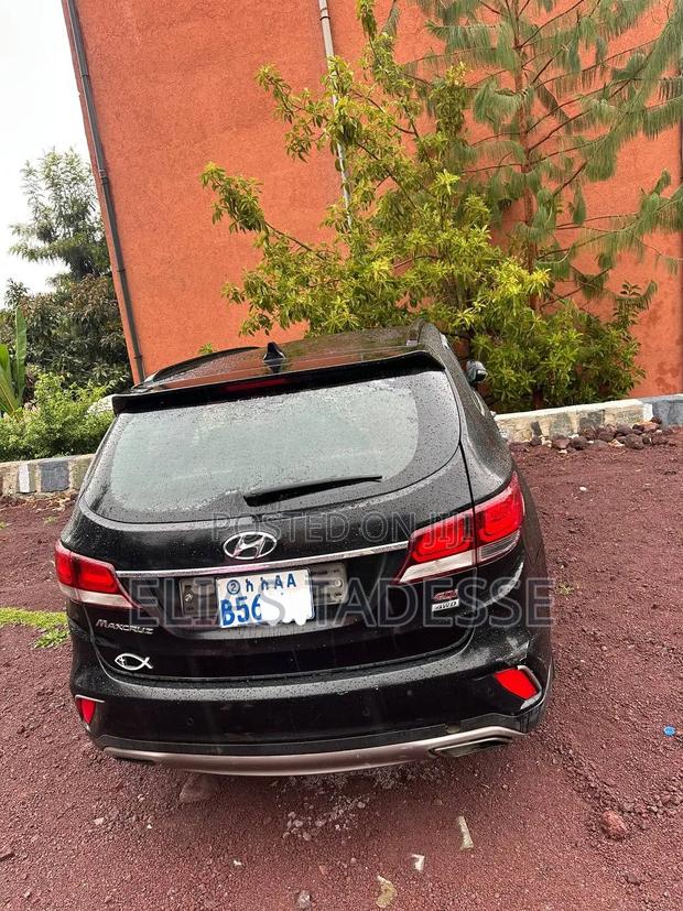 Hyundai Santa Fe 2017 Black