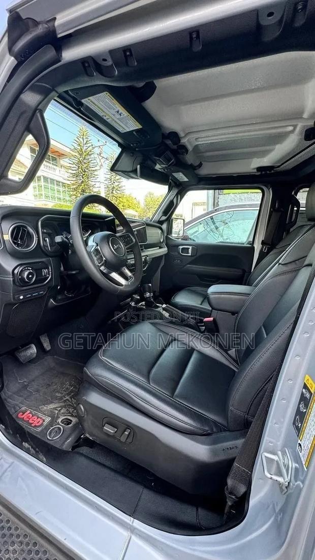 New Jeep Wagoneer 2025 Silver