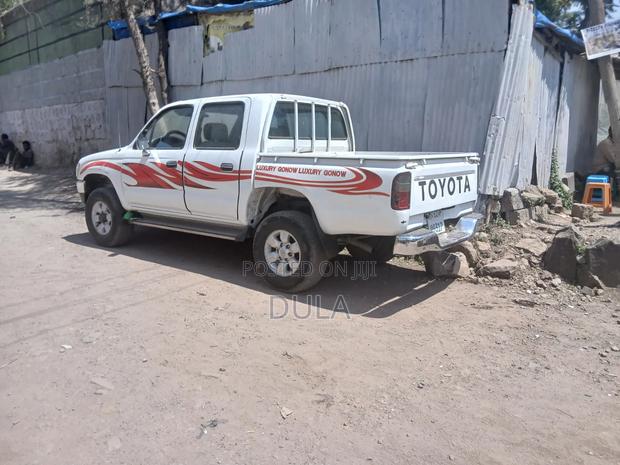 Toyota Hilux 2008 White