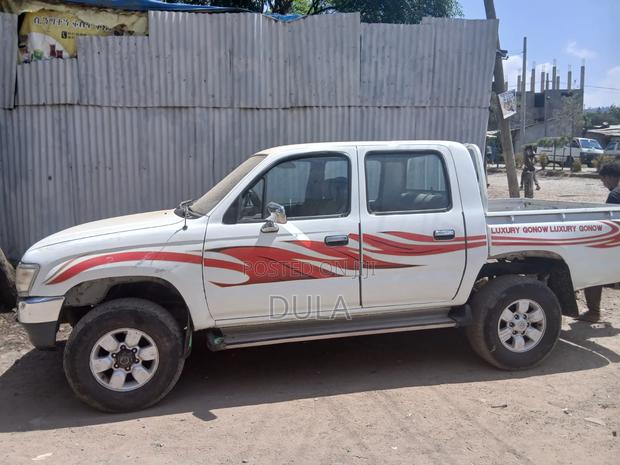 Toyota Hilux 2008 White