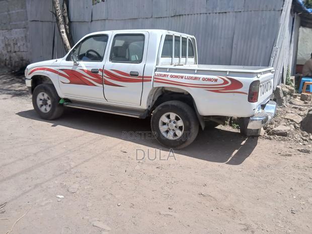 Toyota Hilux 2008 White