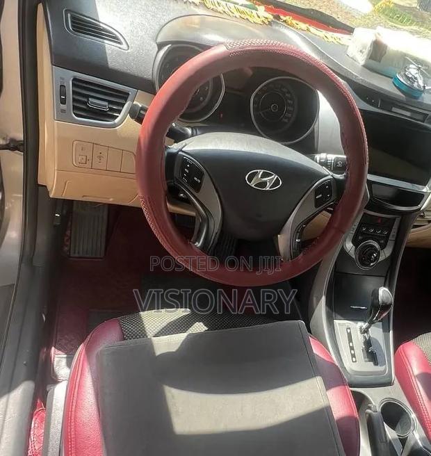 Hyundai Elantra 2012 Gray