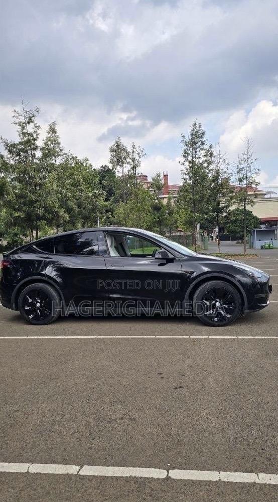Tesla Model Y 2023 Black