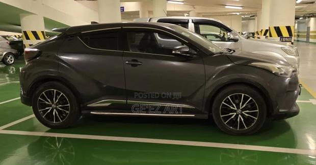 Toyota C-HR 2017 Gray