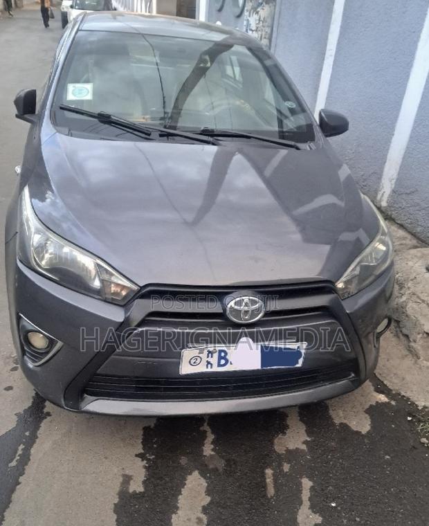 Toyota Yaris 2014 Gray