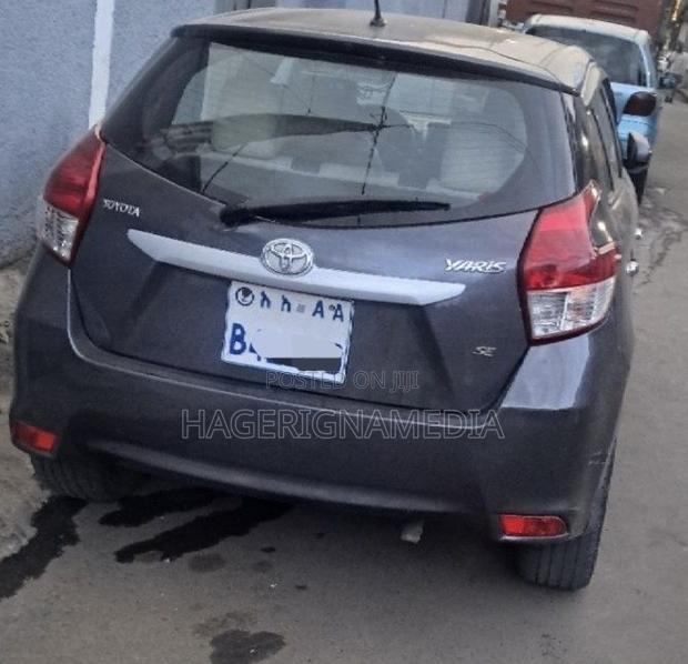 Toyota Yaris 2014 Gray