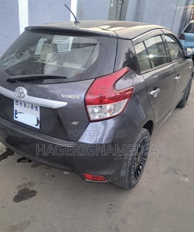 Toyota Yaris 2014 Gray