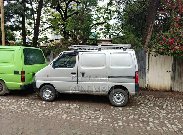 Suzuki Eeco 2024 Silver