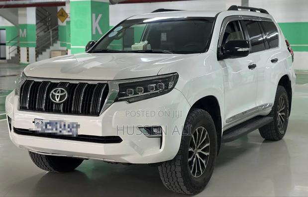 Toyota Land Cruiser 2018 White