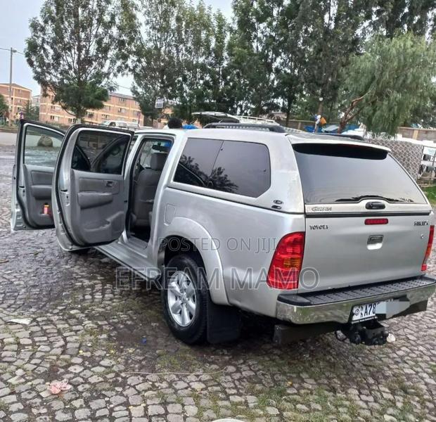 Toyota Hilux 2011