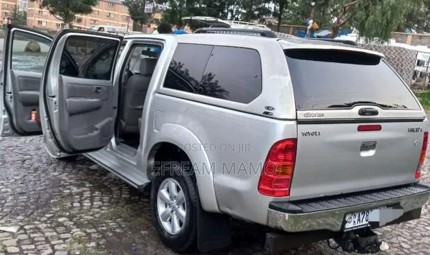Toyota Hilux 2011