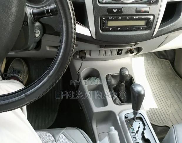Toyota Hilux 2011