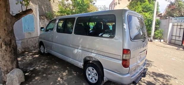 Toyota HiAce 2010 Silver