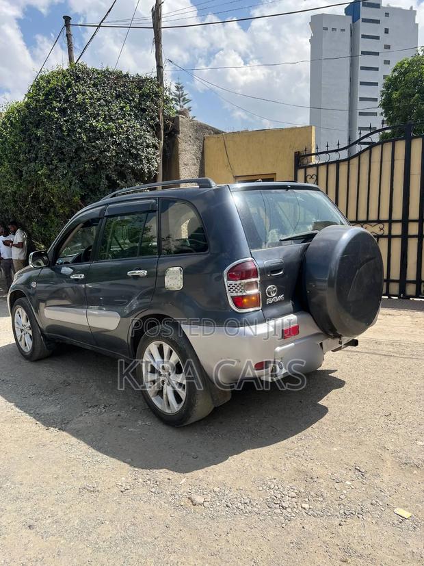 Toyota RAV4 2005 Gray