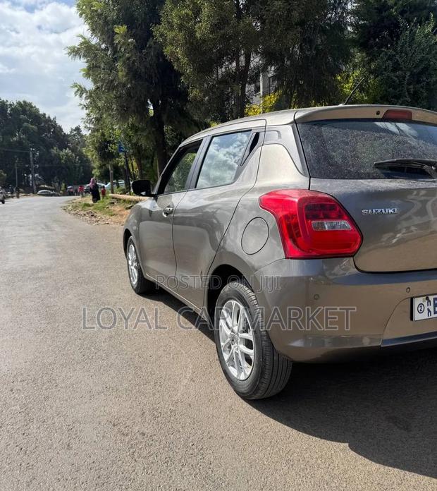 Suzuki Swift 2020 Gray