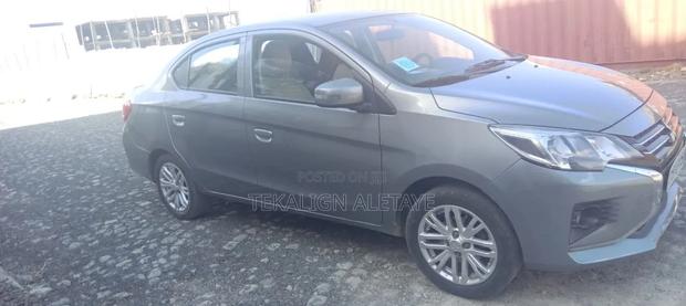 Mitsubishi Attrage 2021 Silver