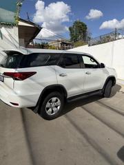 Toyota Highlander 2023 Off white for sale