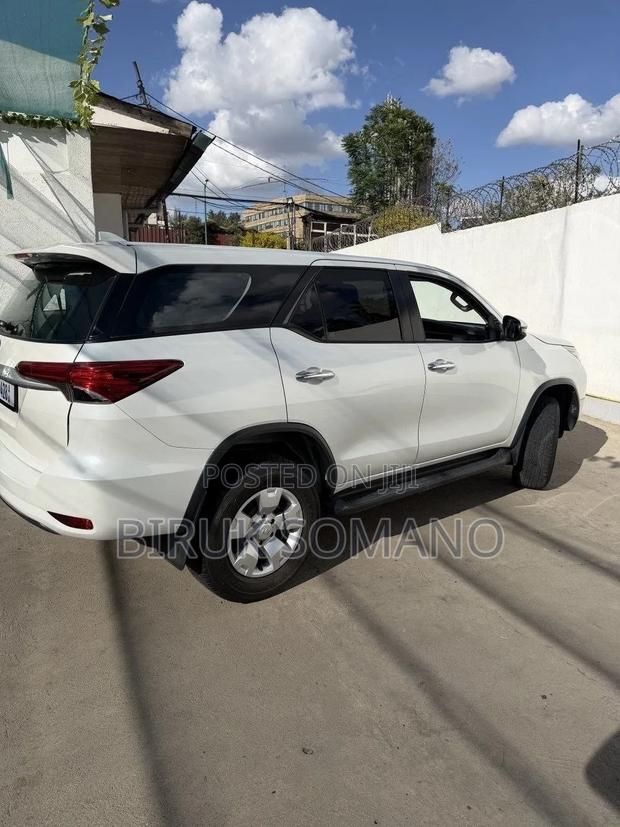 Toyota Highlander 2023 Off white