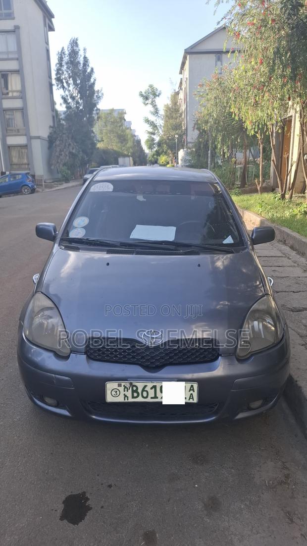 Toyota Vitz 2005 Gray
