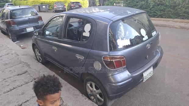 Toyota Vitz 2005 Gray